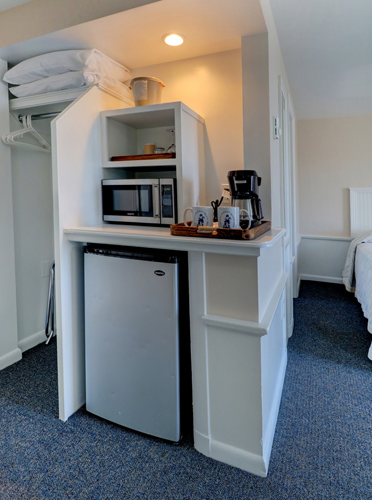 Room 20 Fridge, Coffee & Microwave